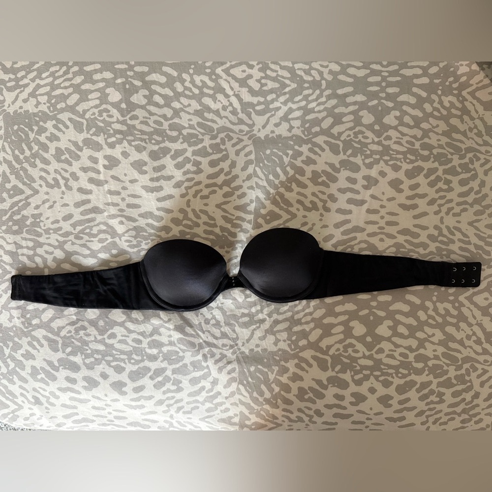 Victoria’s Secret Black Strapless Bra | Size: 32A